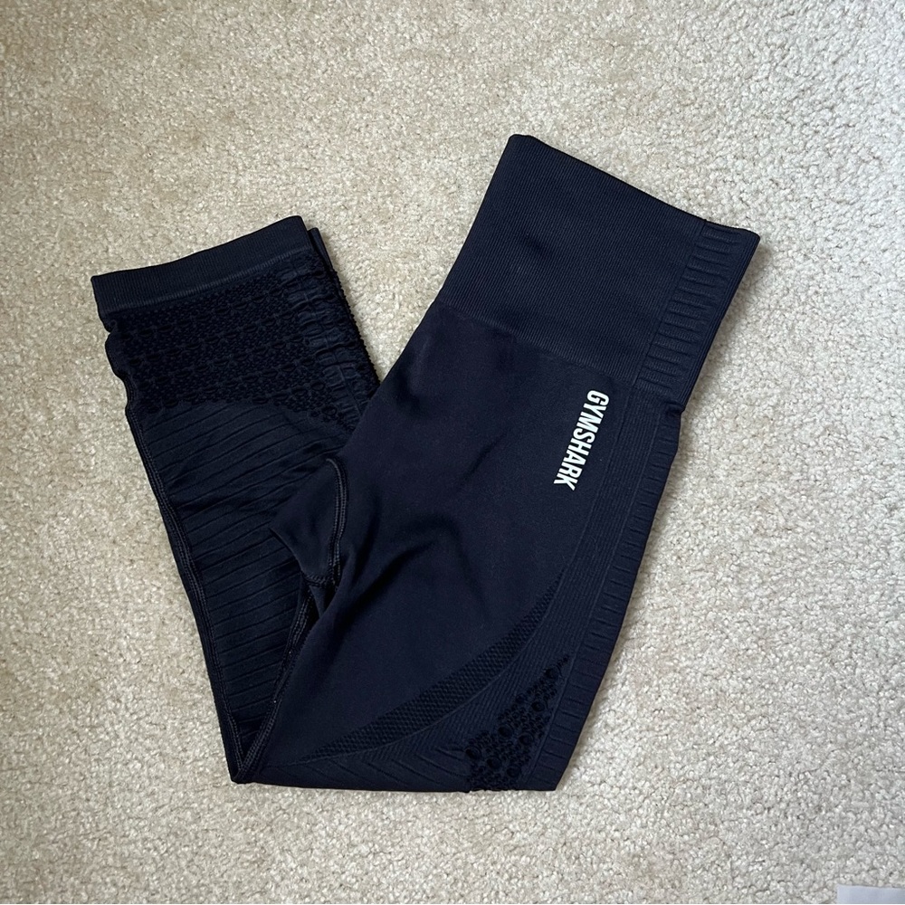 Gymshark Energy Seamless Cropped Leggings. Size small.